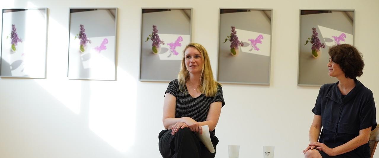Künstlerinnengespräch mit Liddy Scheffknecht, Atelier Haaskeusche, Glanegg, 2025, Foto: Peter Schaflechner Künstlerinnengespräch mit Liddy Scheffknecht, Atelier Haaskeusche, Glanegg, 2025, Foto: Peter Schaflechner